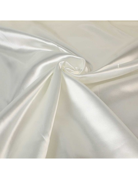 Tissu satin écru