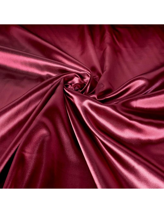 Tissu satin uni bordeaux