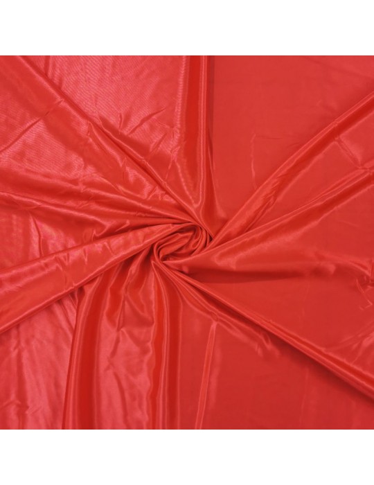 Tissu satin rouge